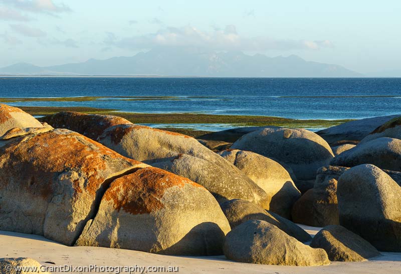 image of Lillies Bay boulders 1