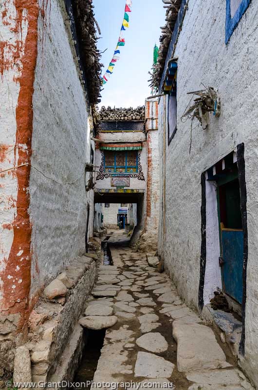 image of Lo Manthang alley