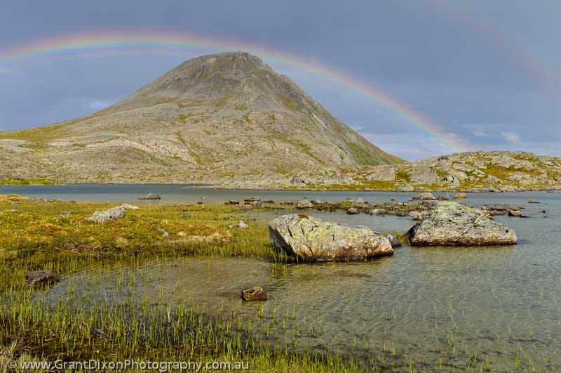 image of Lomvatnan rainbow 2
