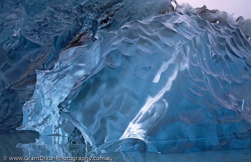 image of Glacier Bay iceberg blue 4