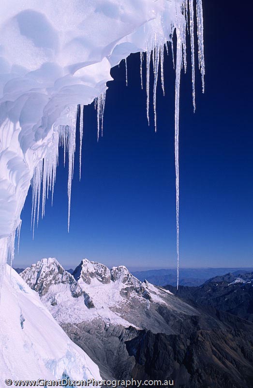 image of Cordillera Blanca icicle