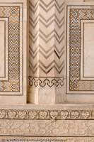 INDIA, Uttar Pradesh, Agra. Scupted and inlaid marble at Taj Mahal, built by Mughul emperor Shah Jahan in 1630 as mauseleum for his queen Mumtaz Mahal. A World Heritage site and considered one of the new 7 wonders of the world.